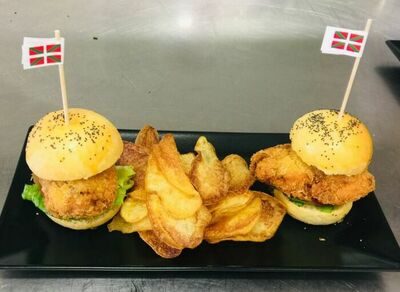 Recetario LABEL CHICKEN HAMBURGER WITH BASQUE CHIPS